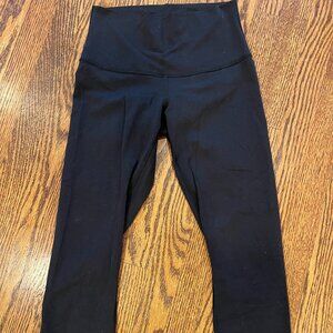Black Lululemon cropped leggings